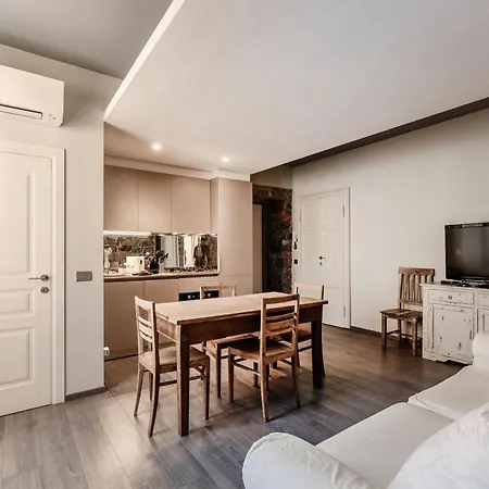 Romantic Chic By Quokka 360 - Charming Historic In Center Daire Como