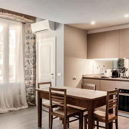 Romantic Chic By Quokka 360 - Charming Historic In Center Daire Como